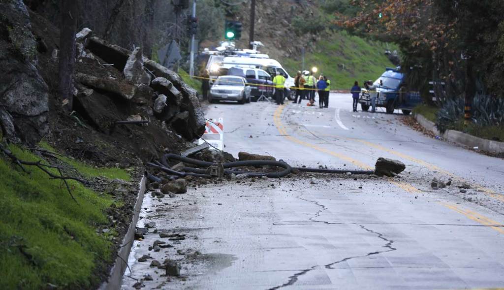 01-12-2017-laurel-canyon-landslide-2