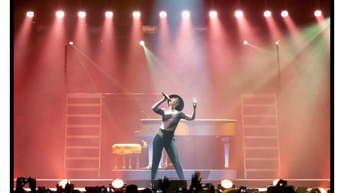 Alicia Keys by Steve Covault