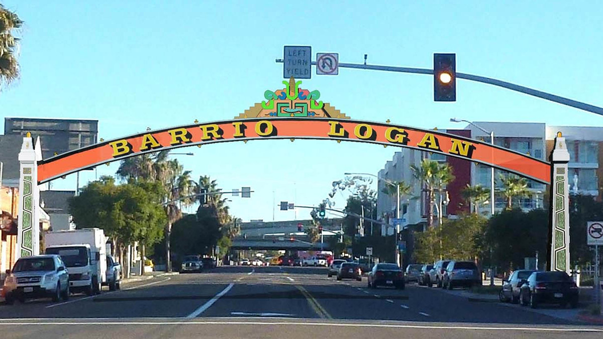 Residentes de Barrio Logan temen por su salud tras olores fétidos