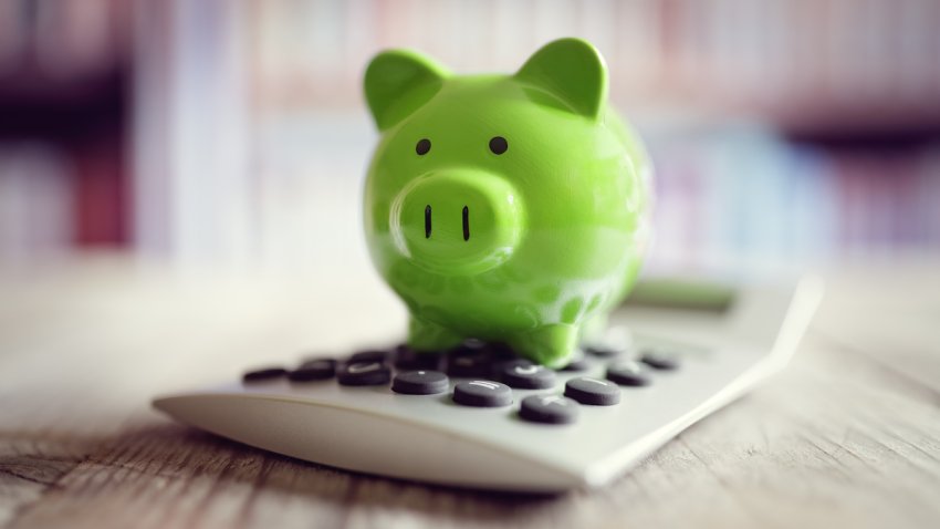¿Ahorrar o pagar las tarjetas de crédito? Esto recomiendan los expertos en finanzas