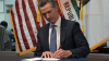 Newsom firma paquete de leyes sobre ICE, centros de detención y derechos de inmigrantes