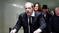 Corte superior de Nueva York anula histórica condena por violación contra Harvey Weinstein