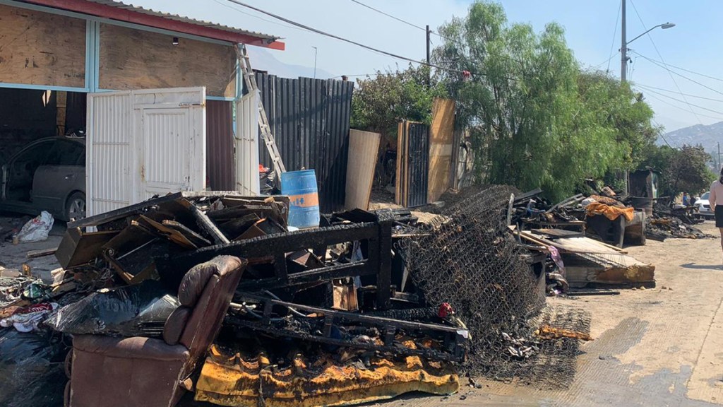Incendios en Tijuana provocan pérdidas totales en por lo menos 10 casas