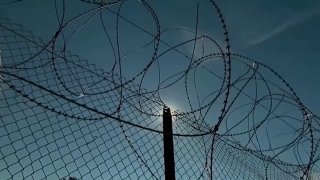 barbed-wire-fence-border-generic