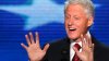 El expresidente Bill Clinton sale del hospital: se recupera de gripe