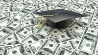 Revisa tu plan de pago de colegiatura universitario, podrías terminar pagando más