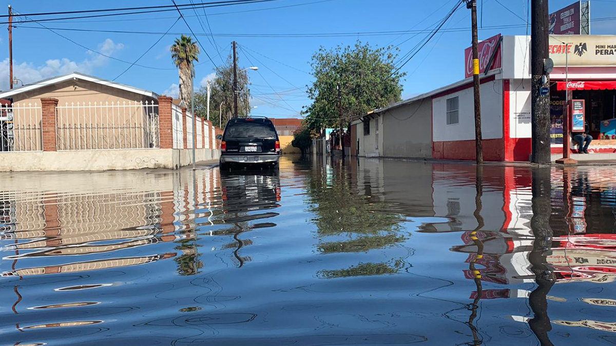 Calles amanecen inundadas tras lluvias en Tijuana Telemundo San Diego (20)