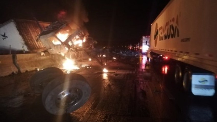 mexico-accidente-autopista-queretaro