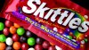 Los Skittles NO fueron prohibidos en California, pero otros dulces y bebidas están en problemas