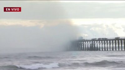 Bomberos detienen avance de incendio en el muelle de Oceanside