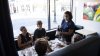 ¿Comiste en un restaurante? Tienes más probabilidades de contagiarte de COVID-19, según los CDC