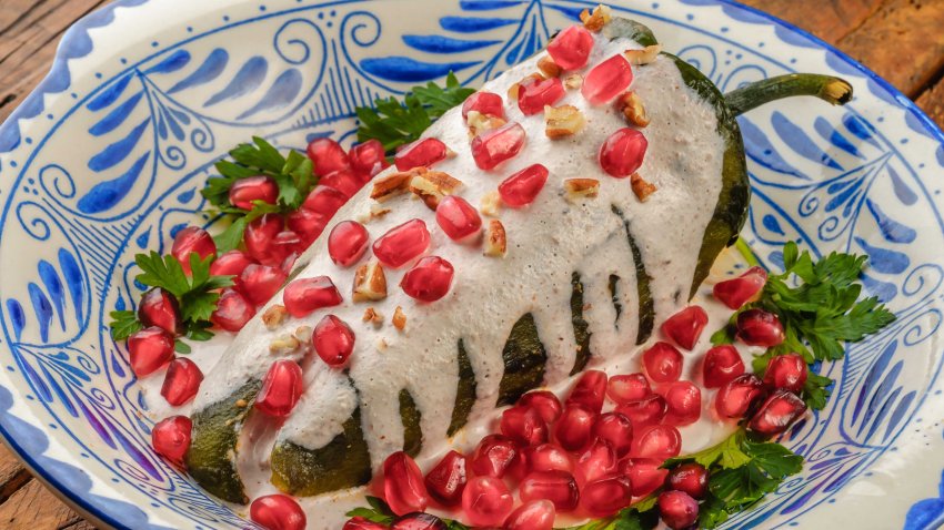 Chiles en nogada, platillo que sabe a historia de México