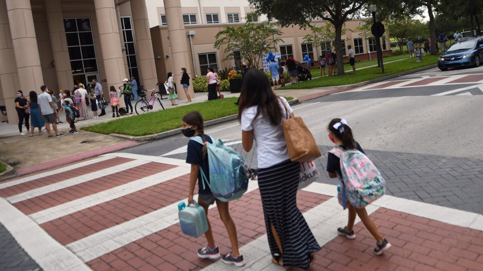 Informe de UCLA destaca disparidades en suspensiones Informe de UCLA destaca disparidades en suspensiones