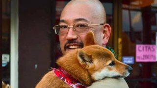 Taro Yoshida con su perro