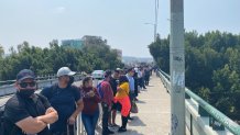 largas filas para cruzar a EEUU en la garita de San Ysidro peatonal 23 de agosto (1)