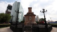 Estatua de mujer indígena sustituirá a escultura de Colón en Ciudad de México