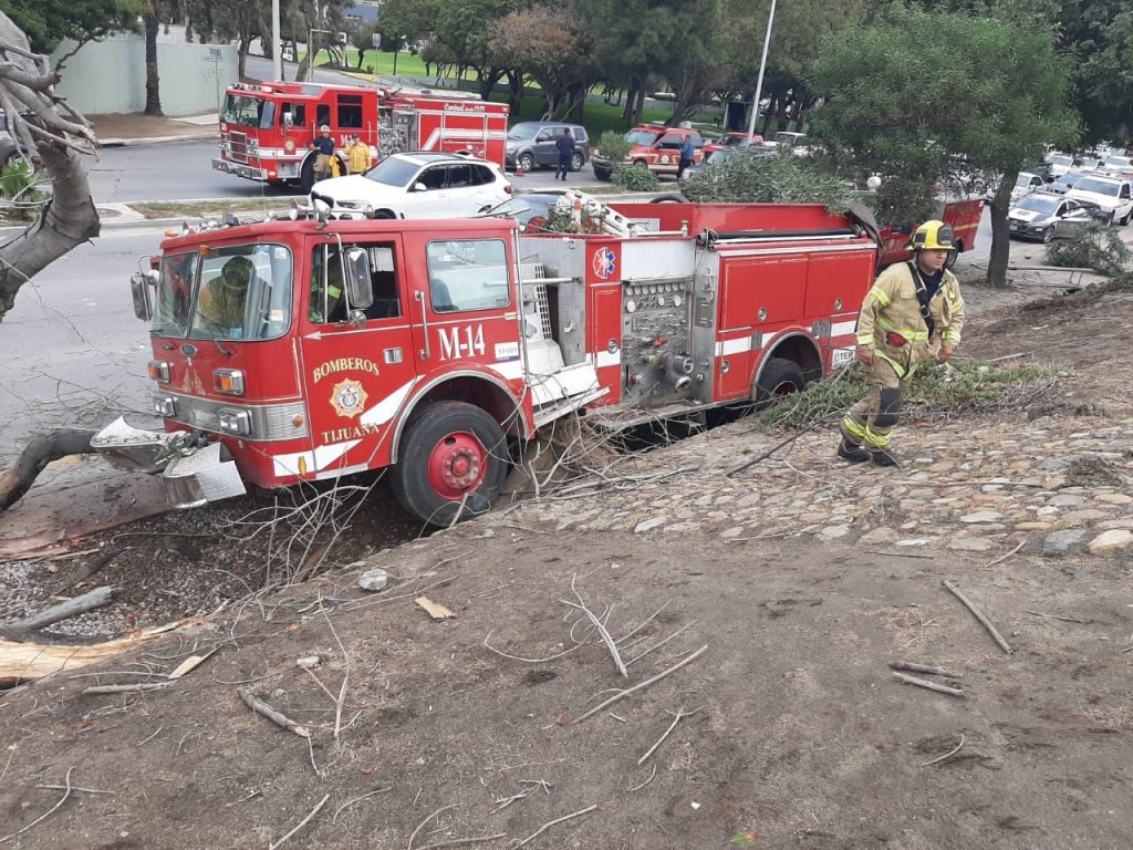 camion de bomberos accidente tijuana (2)