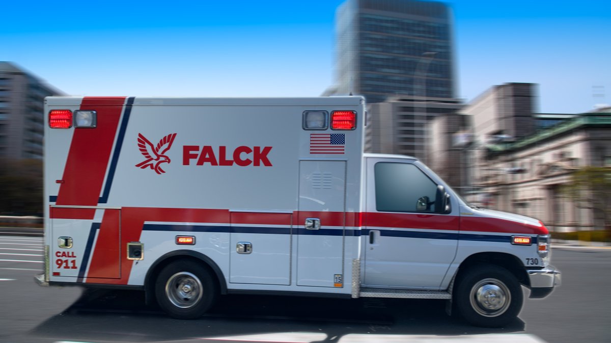 falck-la-nueva-compa-a-de-ambulancias-en-san-diego-telemundo-san