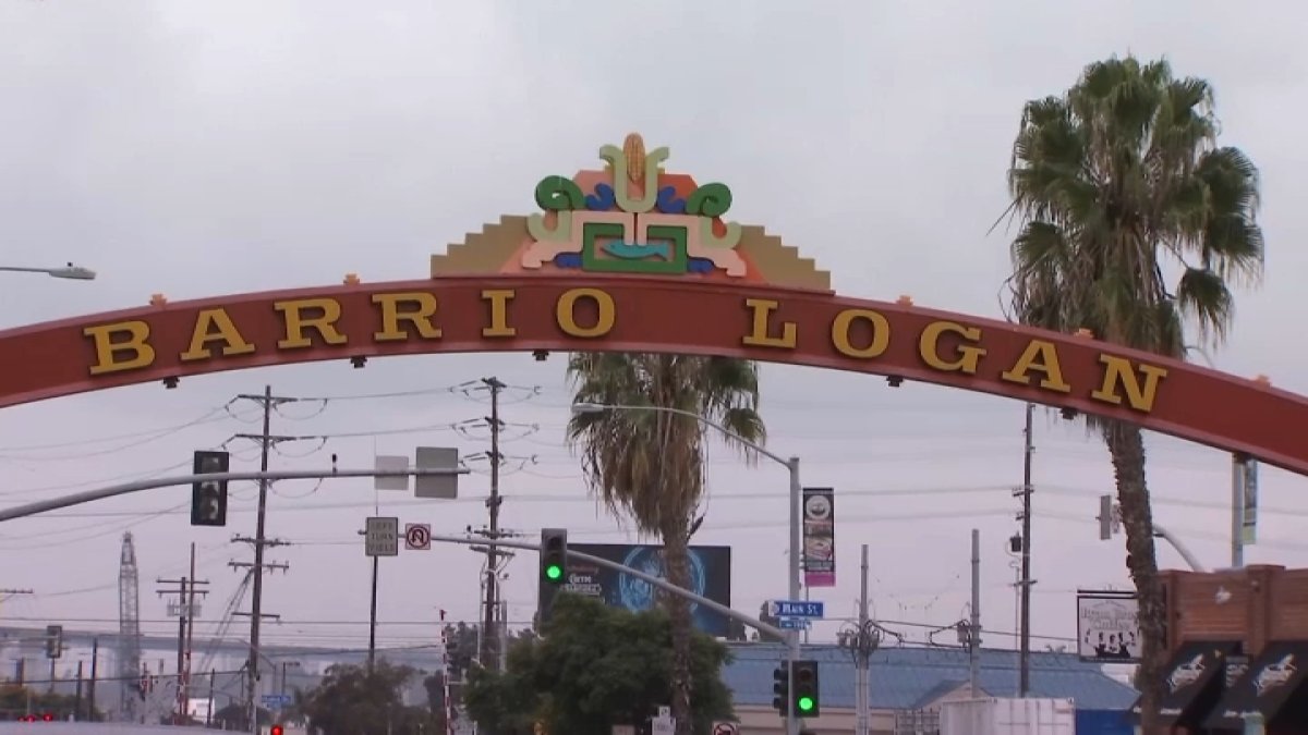 todd-gloria-firma-plan-comunitario-de-barrio-logan-telemundo-san