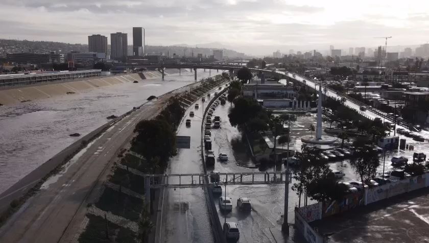 Lluvias En Tijuana Causan Encharcamientos Y Desbordamiento De Aguas ...