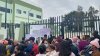 Migrantes exigen al ejército mexicano seguridad en albergues de Tijuana