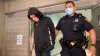 Casa del horror: hallan bebé atada de pies y manos y a su hermano encerrado en un corral