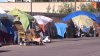 Prohíben en San Diego las tiendas de campaña en la calle durante el día