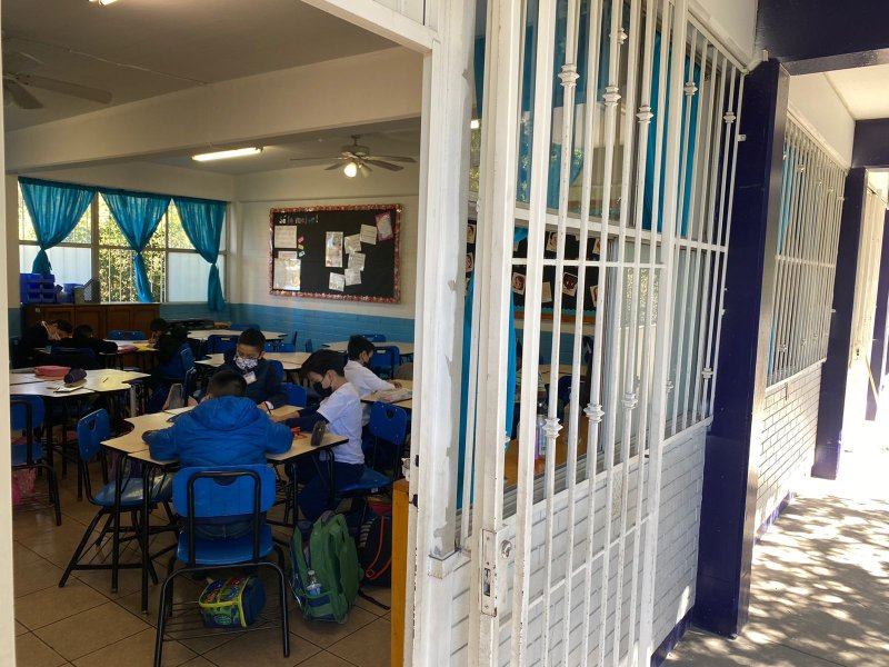 En fotos: estudiantes en Baja California regresan a clases presenciales