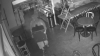 En video: encapuchado roba cafetería Nutmeg Bakery & Cafe en Scripps Ranch