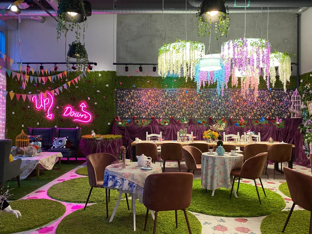 A look inside The Alice - An Immersive Cocktail Experience, temporarily at the Carte Hotel in downtown San Diego.