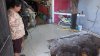 Narcotúnel abre inmenso socavón en la sala de una vivienda en Sinaloa