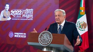 Fotografía cedida hoy por la presidencia de México del mandatario mexicano, Andrés Manuel López Obrador, durante una rueda de prensa en Palacio Nacional, de la Ciudad de México (México).