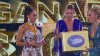 Ivonne recibe el gran premio de “La casa de los famosos” de manos de Alicia Machado
