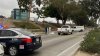 Investigan balacera sobre la Ready Lane en Tijuana, un hombre muerto