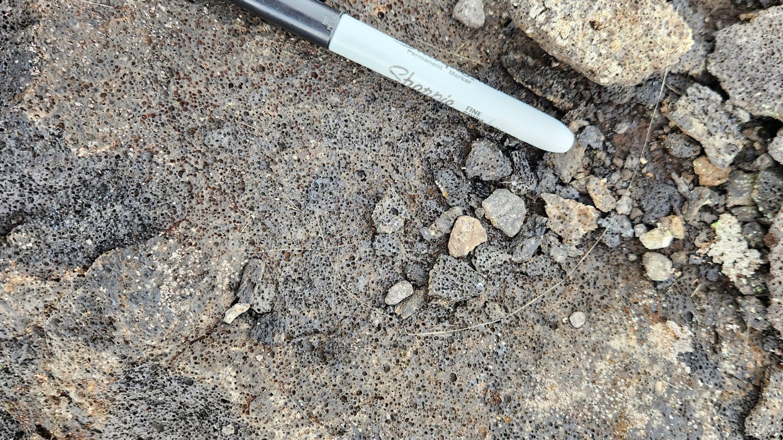 Cabellos de pele el extraño fenómeno tras la erupción del volcán más