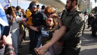 Netanyahu acuerda pausar la revisión judicial tras los disturbios generalizados en Israel
