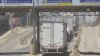 Fallas en aduanas causan demoras y largas horas de espera para transportistas en Tijuana