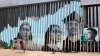 México coloca pedazos del muro de Berlín en la frontera de San Diego y Tijuana
