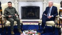 Biden reitera su compromiso con Ucrania durante una reunión con Zelenskyy