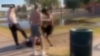 Brutal paliza en video: 4 jóvenes atacan a un estudiante frente a la escuela