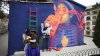 Muralistas de varios países decoran cementerio en Bolivia en víspera de la festividad de Todos Santos