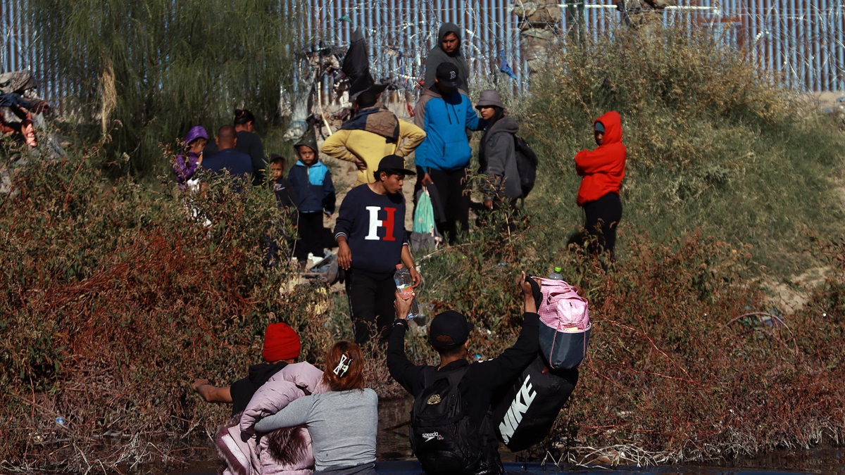 Frontera grupo de migrantes cruza a Estados Unidos Telemundo El