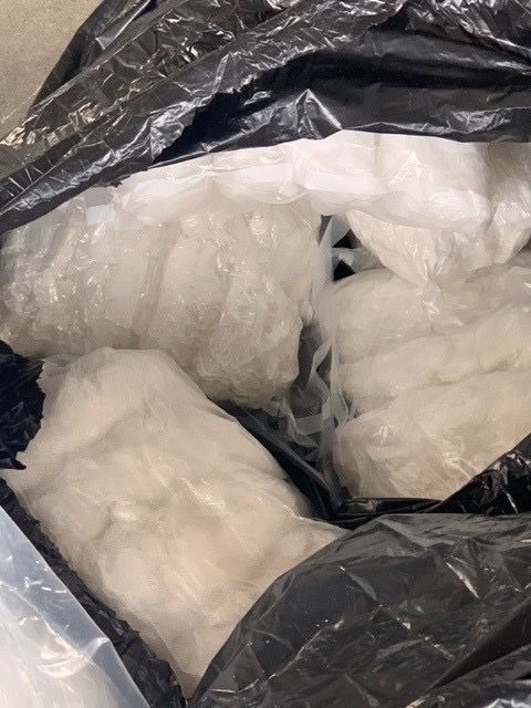 Agentes de Aduanas y Protección Fronteriza de EEUU descubrieron 218 paquetes de metanfetaminas escondidos en pedestales decorativos de hule espuma. 7 de marzo 2024. 