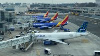 ¡Paren! ¡Paren!: avión de Jetblue casi choca contra otro de Southwest en pista de aeropuerto