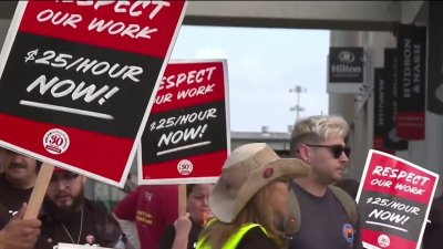Trabajadores de la limpieza exigen aumento del salario mínimo en San Diego