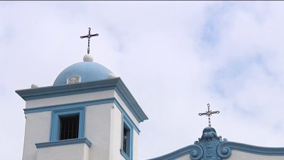 Estudio: más latinos abandonan la fe católica