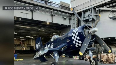 Museo de aviación del USS Midway recibe nueva avioneta