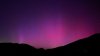 Auroras boreales son vistas desde las montañas del condado de San Diego