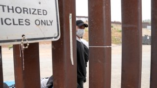 Normalidad en el mayor puerto migratorio de California tras restricciones de Biden