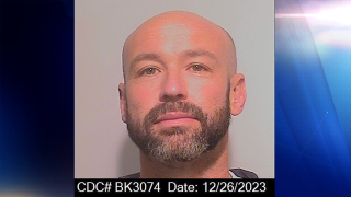 Autoridades buscan Michael A. Jacobson, de 42 años. Foto: CDCR